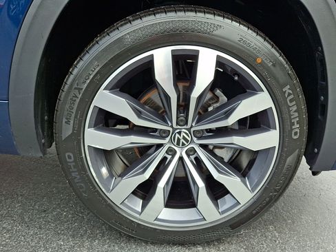 Used 2023 Volkswagen Atlas Cross Sport SEL Premium R-Line AWD/4WD image 8