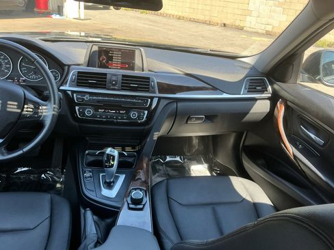 Used 2016 BMW 320i xDrive Sedan image 16