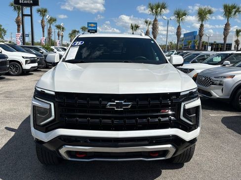 Used 2025 Chevrolet Suburban Z71 AWD/4WD image 3