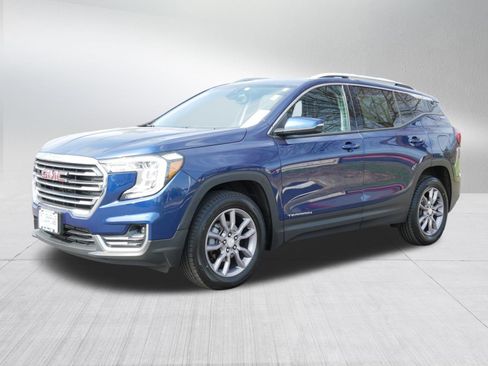 Used 2023 GMC Terrain SLT AWD/4WD image 3