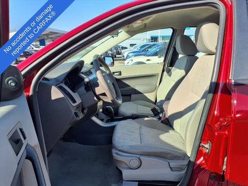 Used 2010 Ford Focus SE image 18