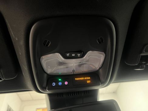 Used 2025 Chevrolet Colorado Z71 w/ Technology Package AWD/4WD image 68