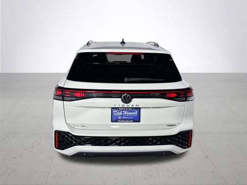 New 2026 Volkswagen Tiguan SEL R-Line image 7