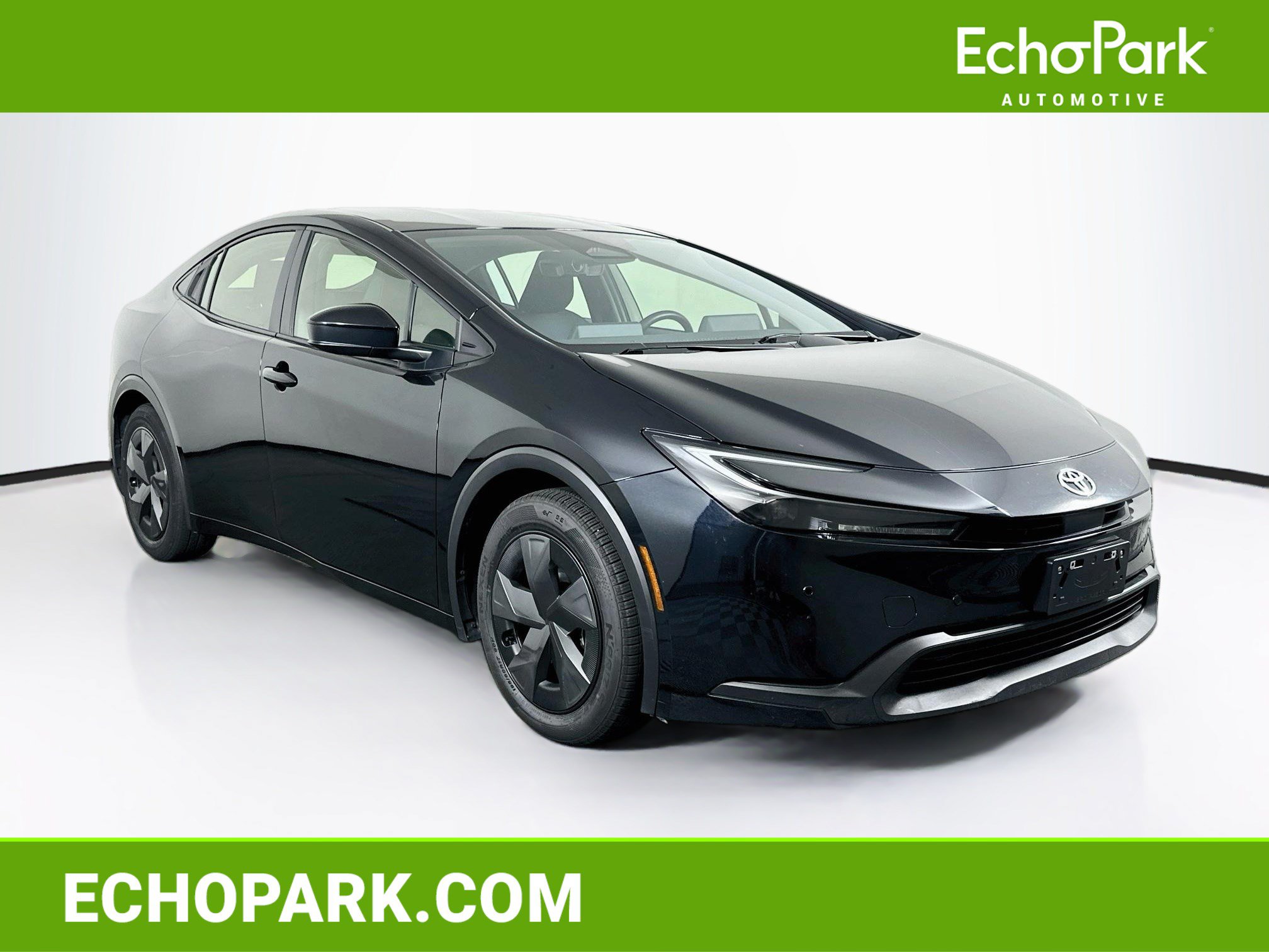 Used 2025 Toyota Prius LE FWD image 1