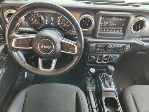 Used 2020 Jeep Wrangler Unlimited Sahara AWD/4WD image 29