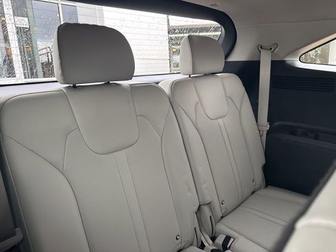 Used 2025 Kia Sorento S image 13