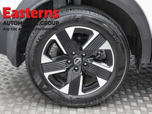 Used 2025 Nissan Kicks SV image 28