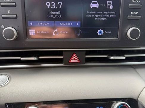 Used 2022 Hyundai Elantra SEL w/ Cargo Package FWD image 13