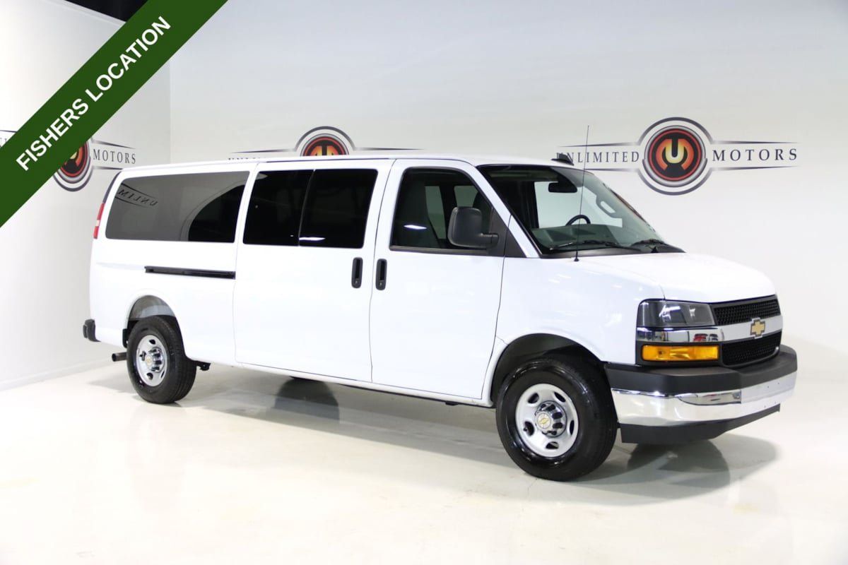 Used 2025 Chevrolet Express 3500 LT w/ LT Preferred Equipment Group RWD image 1
