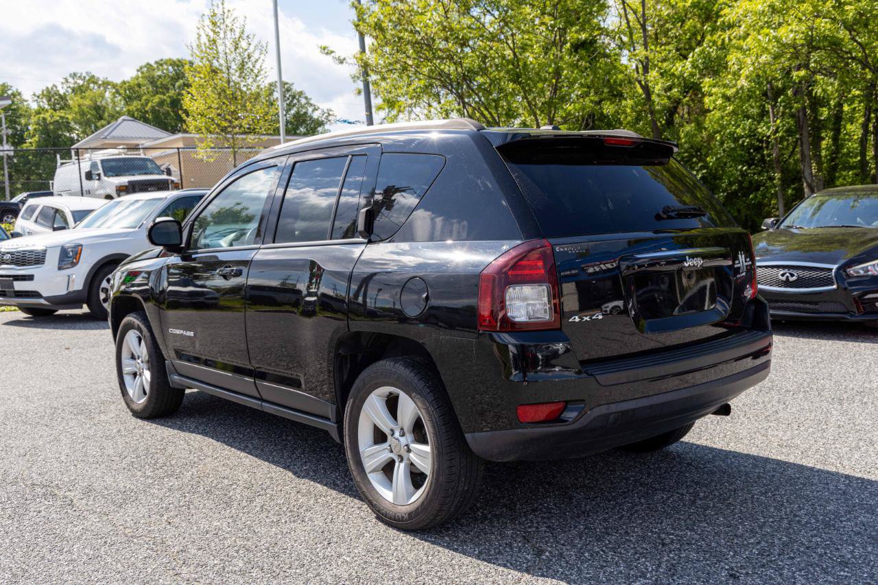 Used 2017 Jeep Compass Latitude AWD/4WD image 4