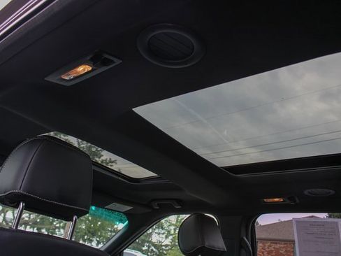 Used 2017 Ford Explorer Platinum image 38