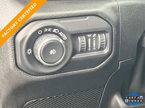 Used 2021 Jeep Wrangler Unlimited Sahara image 24