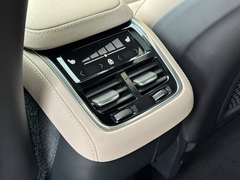 Certified 2026 Volvo XC90 B6 Core AWD/4WD image 13