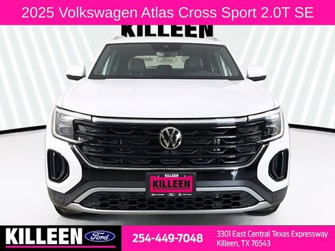 Used 2025 Volkswagen Atlas Cross Sport SE image 2