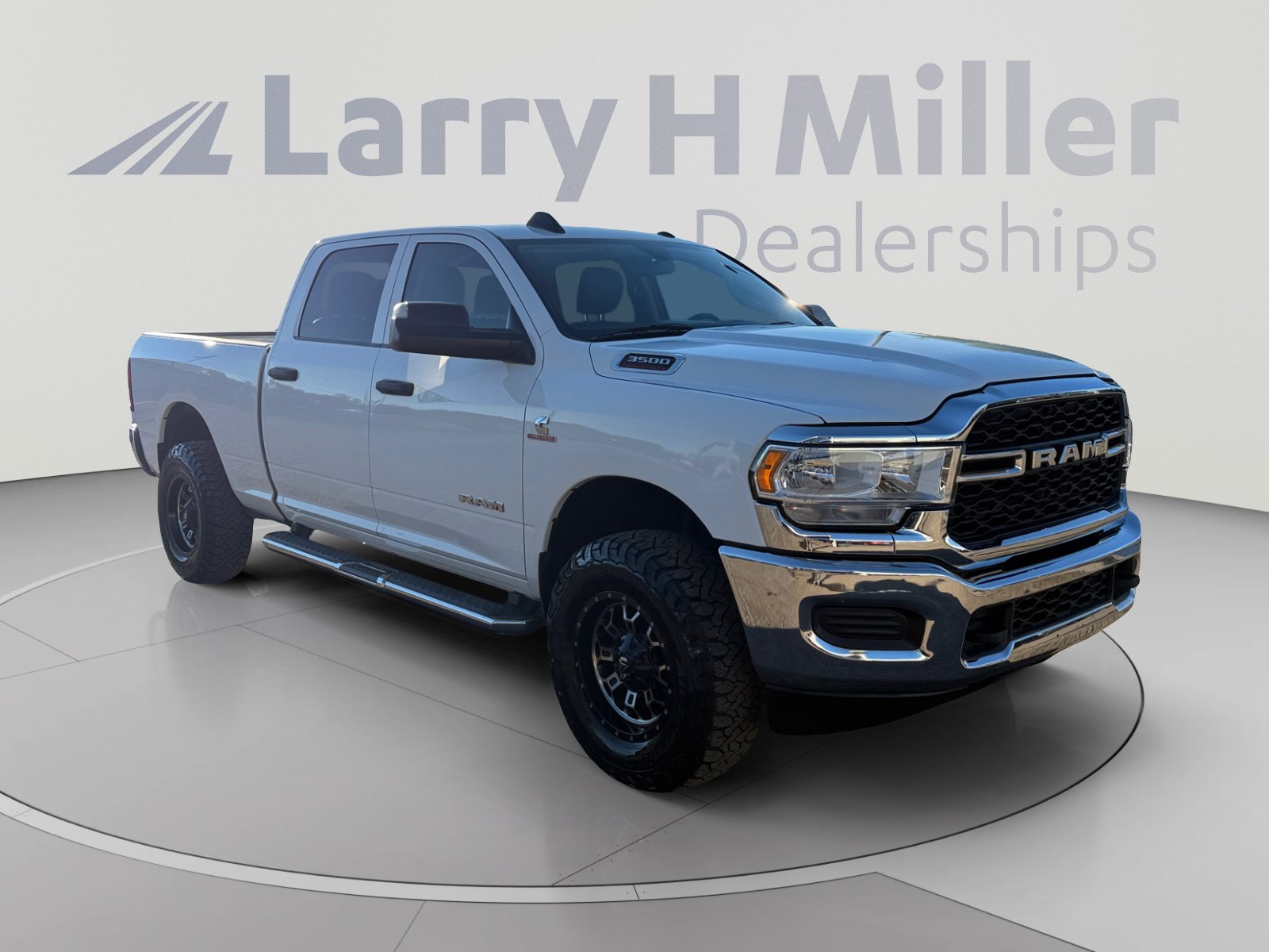 Used 2020 RAM 3500 Tradesman w/ Chrome Appearance Group AWD/4WD image 7