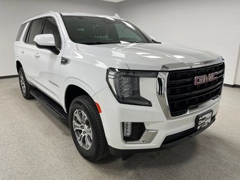 Used 2024 GMC Yukon SLE AWD/4WD image 2