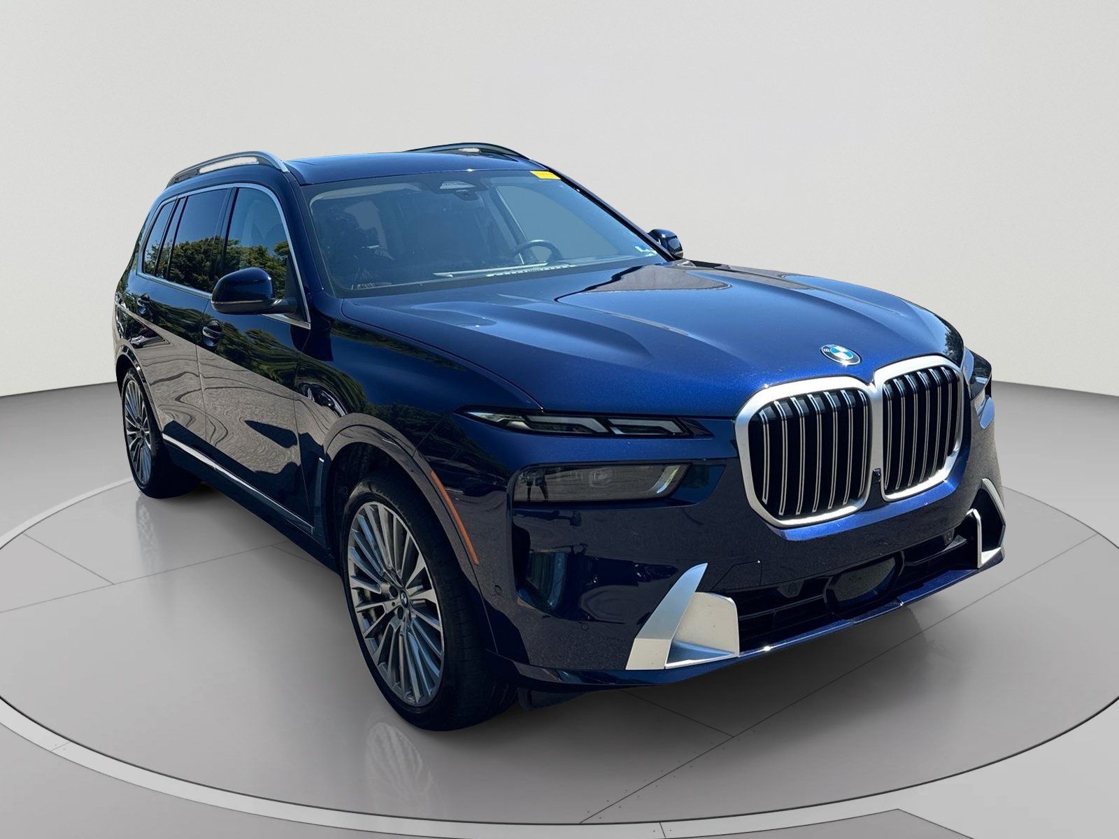 Used 2025 BMW X7 xDrive40i w/ Executive Package AWD/4WD image 2