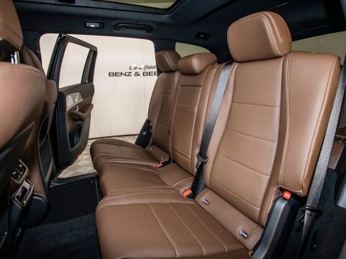 Used 2025 Mercedes-Benz GLS 450 4MATIC image 16