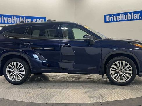 Used 2023 Toyota Highlander Platinum image 9
