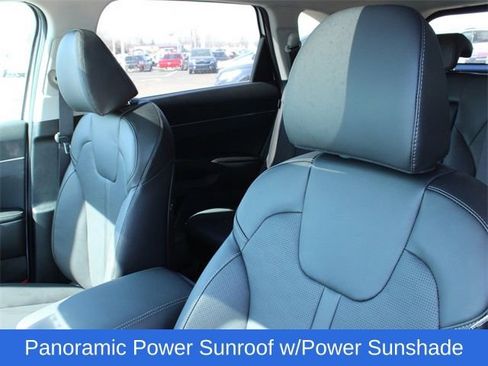 Used 2025 Kia Sorento S w/ Panoramic Sunroof Package FWD image 5