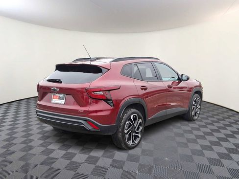 Used 2024 Chevrolet Trax RS w/ Sunroof Package image 5