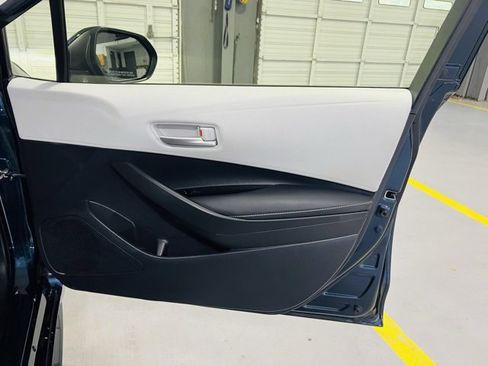 Used 2022 Toyota Corolla SE image 32