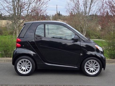 Used 2012 smart fortwo passion RWD image 9