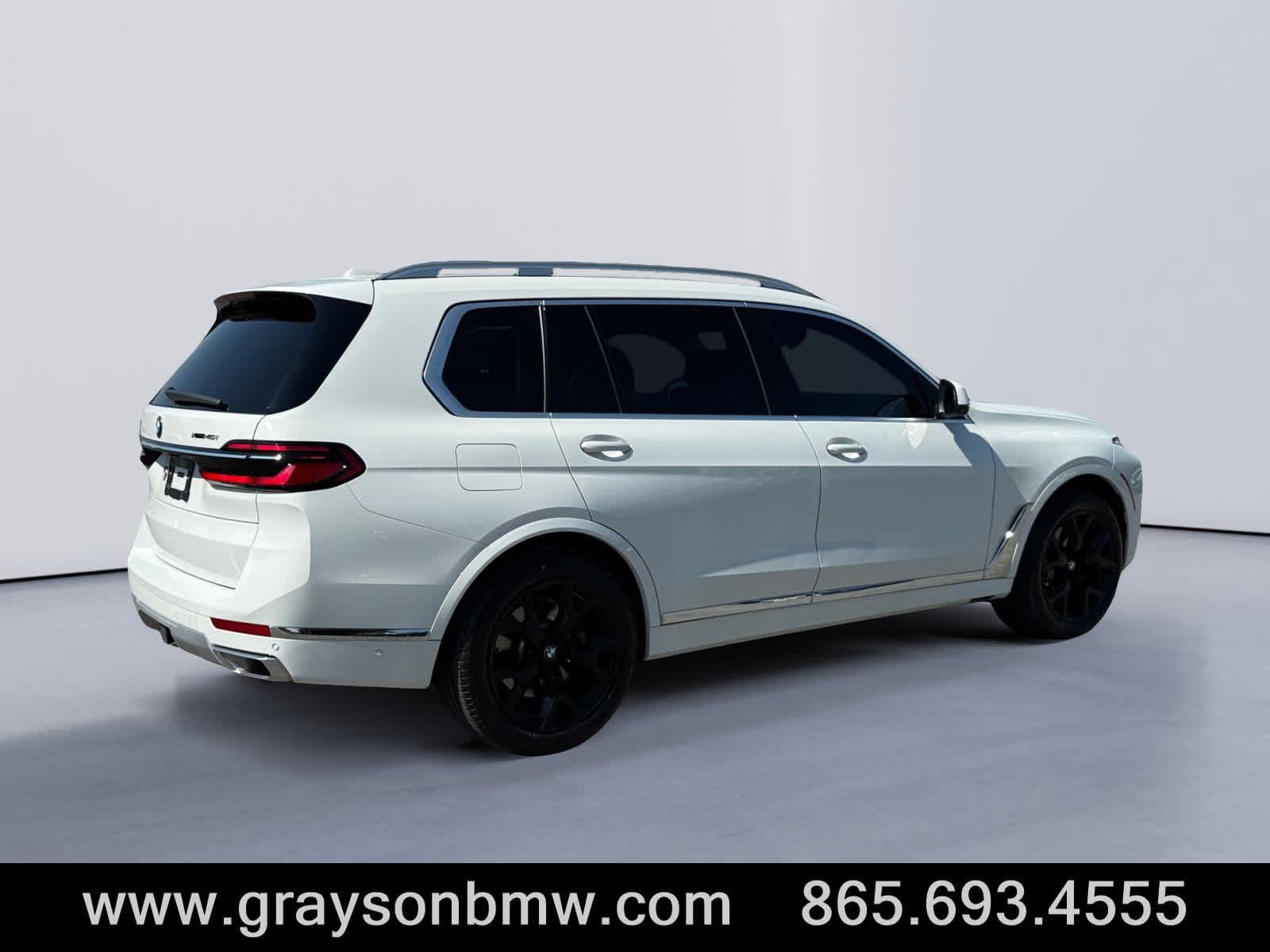 Used 2024 BMW X7 xDrive40i AWD/4WD image 3