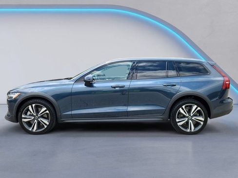 Certified 2024 Volvo V60 B5 Cross Country Plus w/ Protection Package Premier AWD/4WD image 6