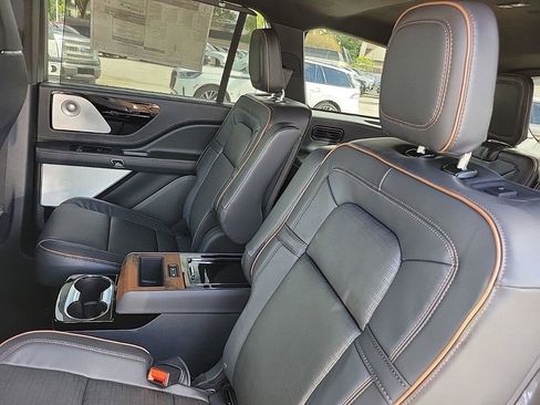 New 2025 Lincoln Aviator Black Label w/ Jet Appearance Package AWD/4WD image 17