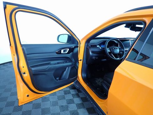 New 2026 Jeep Compass Latitude image 15