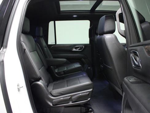 Used 2023 Chevrolet Suburban Z71 w/ Luxury Package image 16