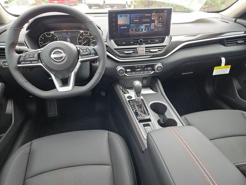 New 2026 Nissan Altima 2.5 SR FWD image 14