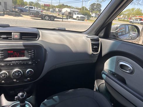 Used 2014 Kia Soul image 12