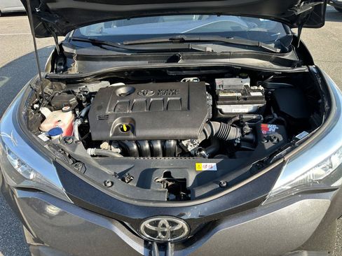 Used 2022 Toyota C-HR XLE FWD image 29