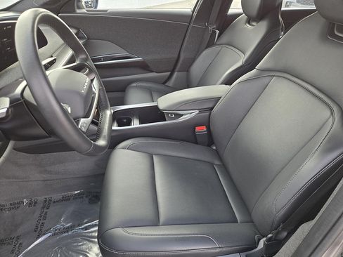 Used 2025 Lucid Air Pure RWD image 19