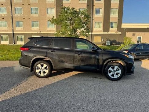 Used 2021 Toyota Highlander LE AWD/4WD image 65