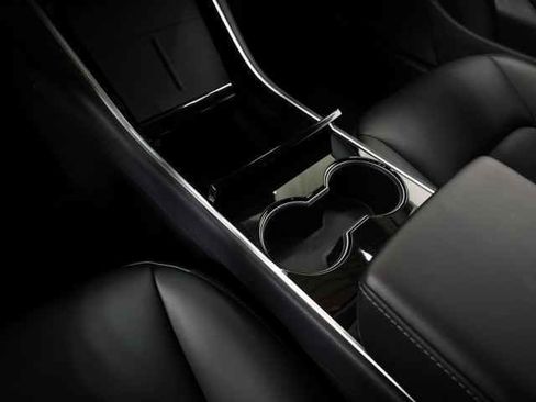 Used 2019 Tesla Model 3 Long Range image 32