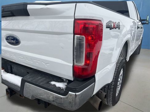 Used 2019 Ford F250 XLT w/ Snow Plow Prep Package image 23