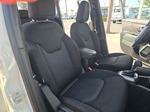 Used 2022 Jeep Renegade Sport image 10