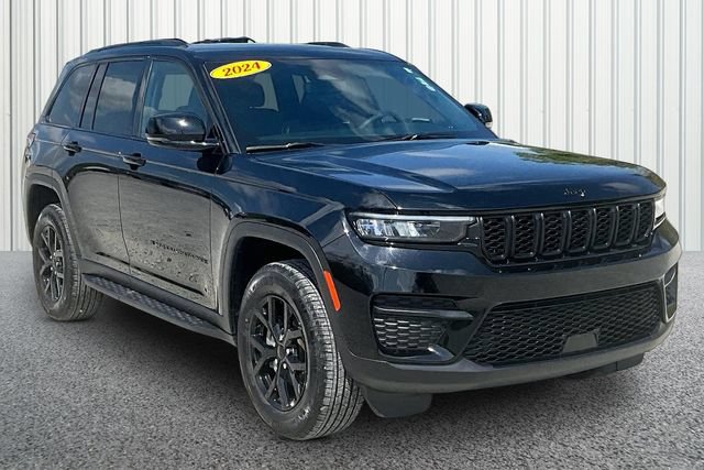 Used 2024 Jeep Grand Cherokee Altitude AWD/4WD image 1