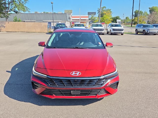 Certified 2024 Hyundai Elantra Limited FWD image 3