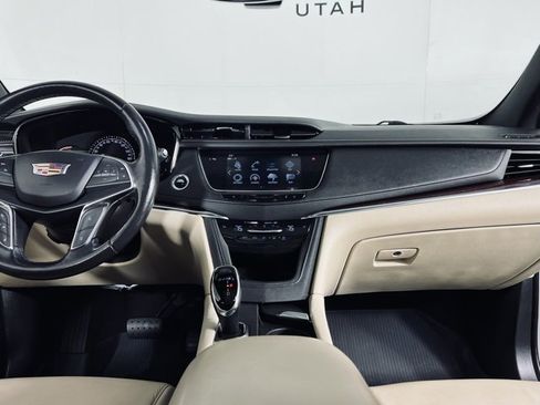 Used 2019 Cadillac XT5 Luxury image 31
