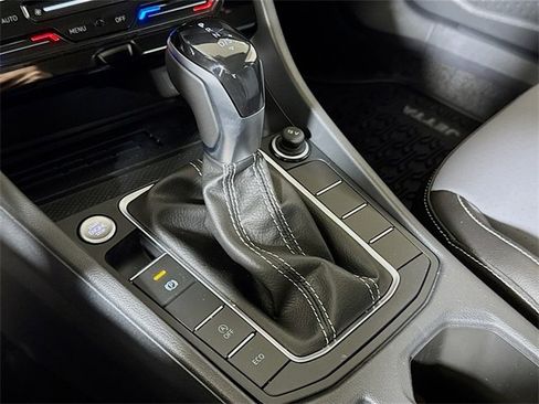 New 2026 Volkswagen Jetta SE image 10