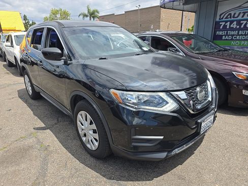 Used 2018 Nissan Rogue S FWD image 4