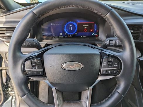 Certified 2023 Ford Explorer Platinum w/ Technology Package image 35
