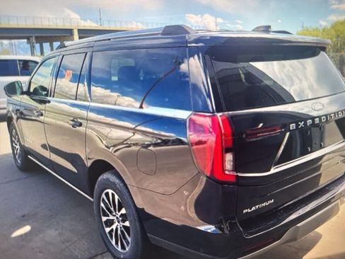 Used 2025 Ford Expedition Max Platinum AWD/4WD image 2