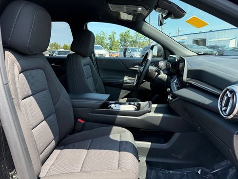Used 2026 Chevrolet Equinox LT AWD/4WD image 21