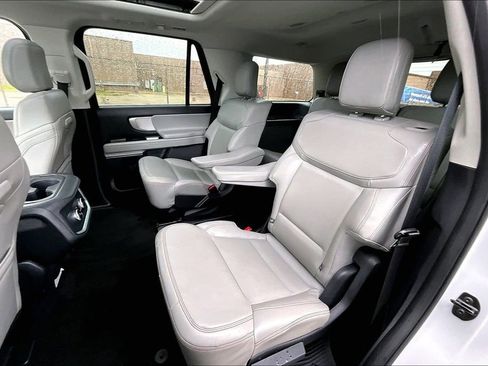 Certified 2025 Ford Expedition Active AWD/4WD image 25