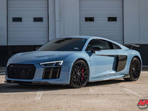 Used 2018 Audi R8 V10 w/ Premium Package image 40
